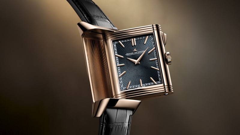 800 2025 q7122480 reverso minute repeater closeup1 adobe98 16 9