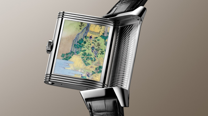 800_2026_q39334t8_reverso_tribute_enamel_hokusai_closeup2_srgb_16_9.jpg?10000